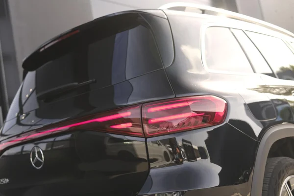 Mercedes-Benz EQB (2025) — foto 2 van 39