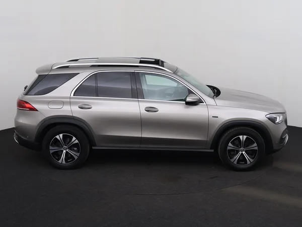 MERCEDES GLE 350 (2021) — foto 31 van 35