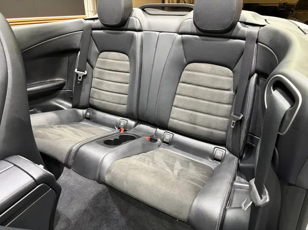 Mercedes-Benz C (2021) — foto 15 van 32