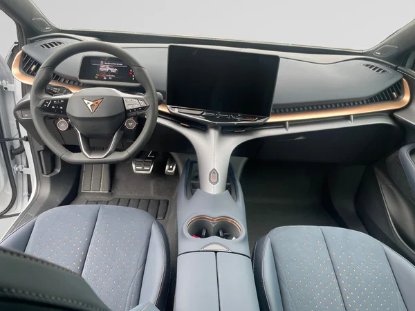 CUPRA Tavascan (2024) — foto 10 van 20