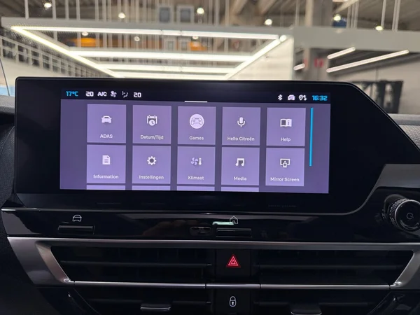 Citroen C4 (2023) — foto 15 van 31