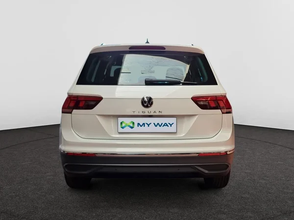 VOLKSWAGEN Tiguan (2022) — foto 17 van 22