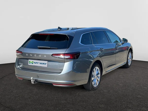 SKODA Superb Combi (2025) — foto 12 van 23
