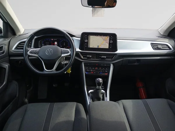 VOLKSWAGEN T-Roc (2022) — foto 18 van 21
