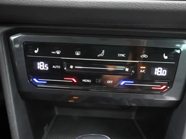 VOLKSWAGEN Tiguan eHybrid (PHEV) (2023) — foto 3 van 26