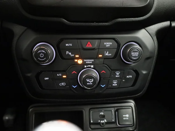 Jeep Renegade (2020) — foto 9 van 39