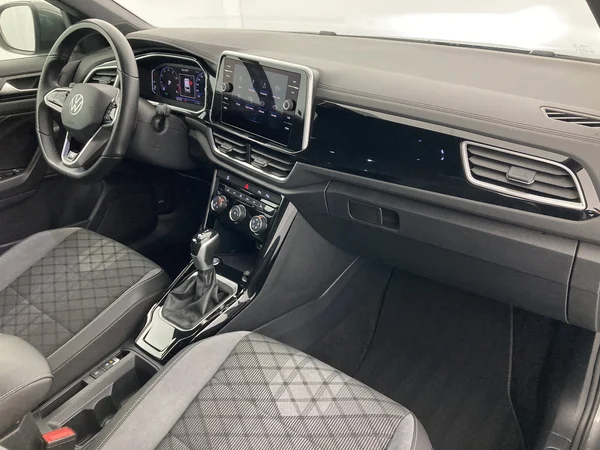 VOLKSWAGEN T-Roc (2022) — foto 28 van 35