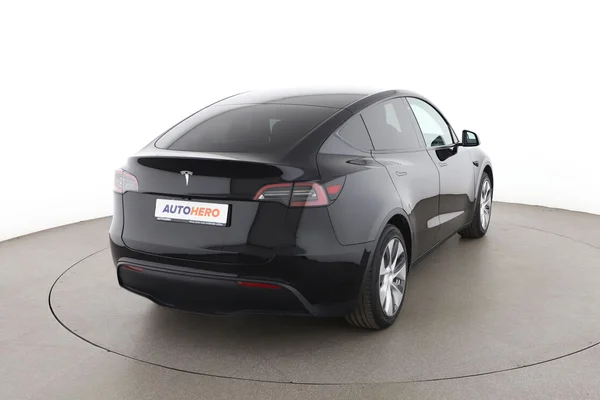 Tesla Model (2024) — foto 12 van 16