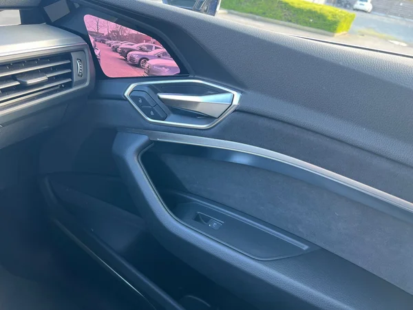 AUDI Q8 e-tron Sportback (2025) — foto 8 van 24