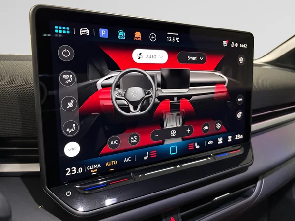 VOLKSWAGEN T-Roc (2025) — foto 4 van 14