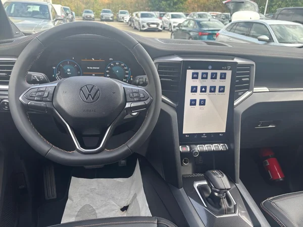 VOLKSWAGEN Amarok Double Cab Dsl (2026) — foto 6 van 22
