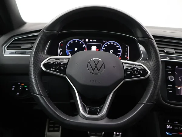 Volkswagen Tiguan Allspace (2024) — foto 7 van 35