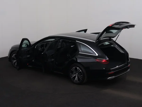 MERCEDES E 220 (2024) — foto 29 van 30