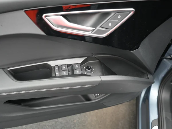 AUDI Q4 e-tron (2025) — foto 13 van 20