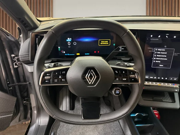 Renault Megane-E-Tech (2022) — foto 6 van 29