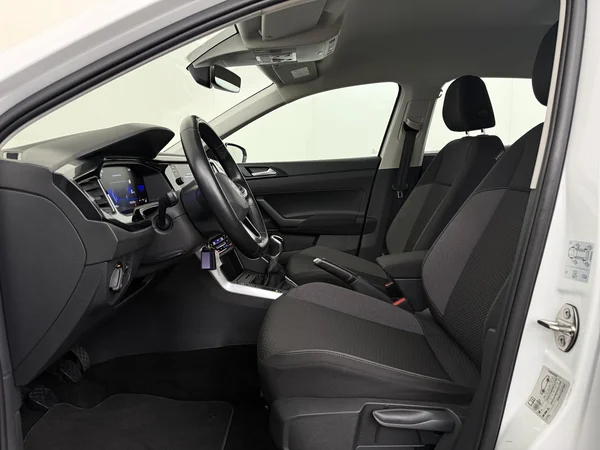 VOLKSWAGEN Polo (2021) — foto 2 van 27