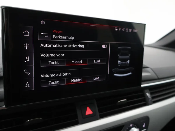 AUDI A4 Avant (2023) — foto 17 van 26