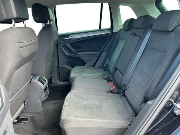 VOLKSWAGEN Tiguan (2022) — foto 5 van 32