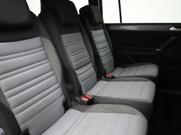 VOLKSWAGEN Touran (2023) — foto 22 van 22