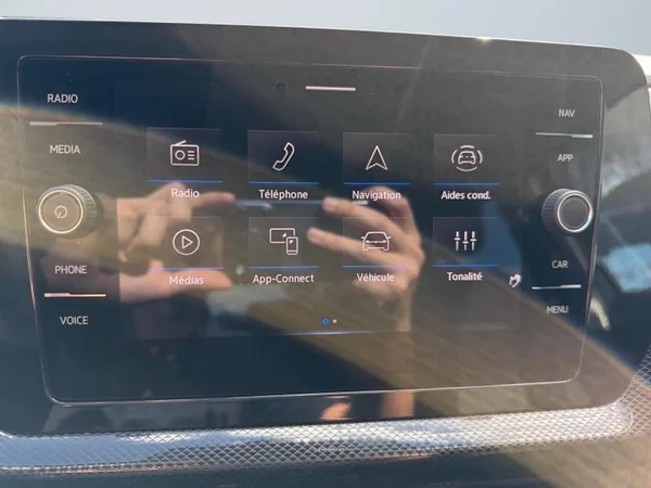 VOLKSWAGEN T-Cross (2025) — foto 6 van 31