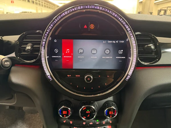 MINI Cooper-S (2023) — foto 15 van 28