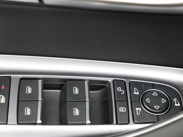 BYD SEAL U (2025) — foto 24 van 34