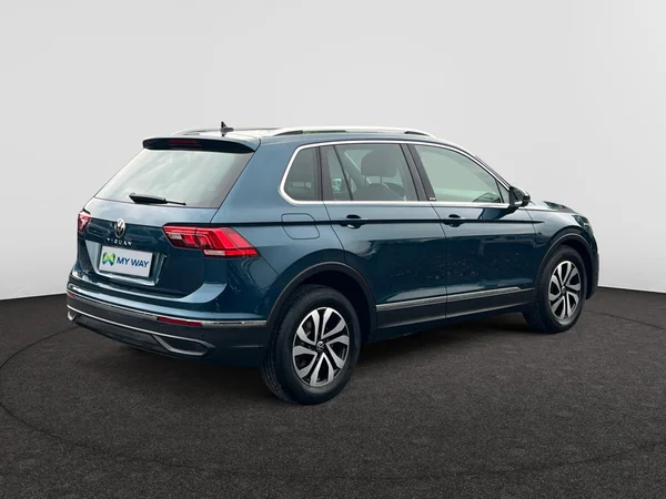 VOLKSWAGEN Tiguan (2022) — foto 21 van 24