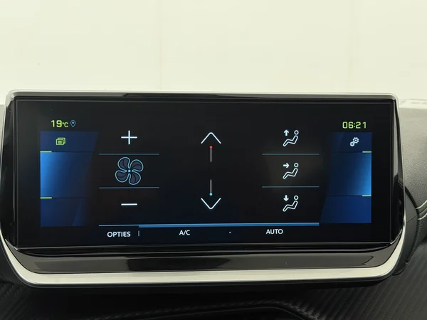 PEUGEOT 208 (2022) — foto 18 van 31