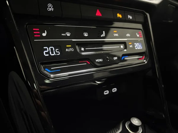 VOLKSWAGEN T-Roc (2026) — foto 2 van 15