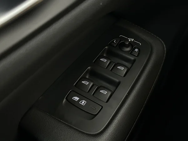 VOLVO V60 (2022) — foto 19 van 33