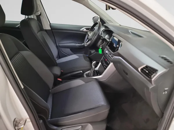 VOLKSWAGEN T-Cross (2022) — foto 18 van 23