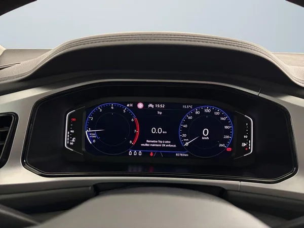 VOLKSWAGEN T-Roc (2022) — foto 9 van 26