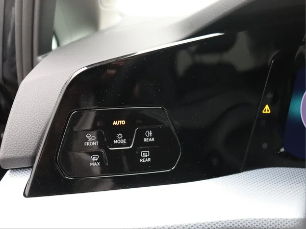 VOLKSWAGEN Golf VIII (2025) — foto 6 van 19