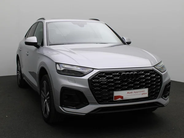 AUDI Q5 Sportback PHEV (2024) — foto 12 van 19