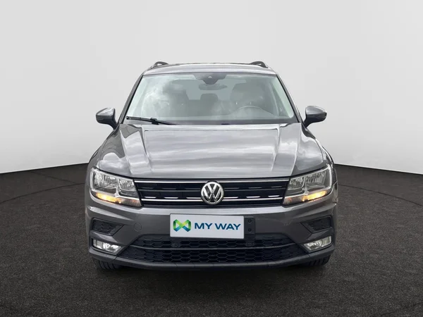VOLKSWAGEN Tiguan (2016) — foto 12 van 18