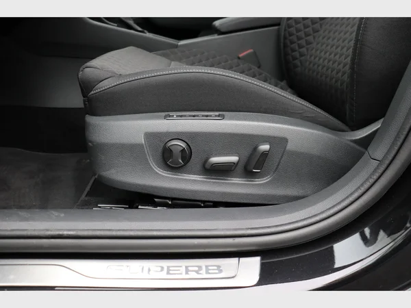 SKODA Superb Combi (2022) — foto 15 van 27