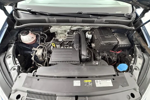 Volkswagen SHARAN (2018) — foto 8 van 42