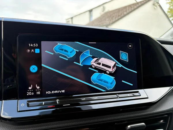 VOLKSWAGEN Caddy Maxi (2023) — foto 7 van 20