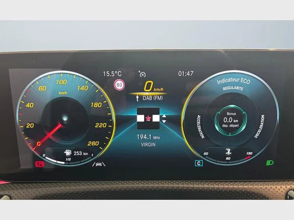 Mercedes-Benz A 180 (2022) — foto 4 van 26