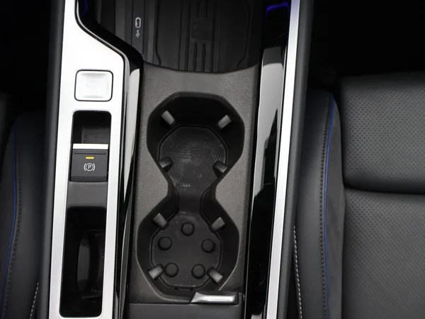 VOLKSWAGEN Passat SW (2024) — foto 17 van 32