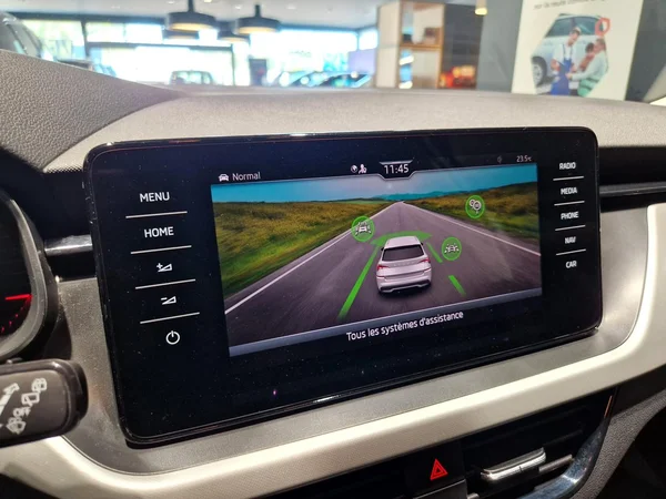 SKODA Kamiq (2023) — foto 6 van 23