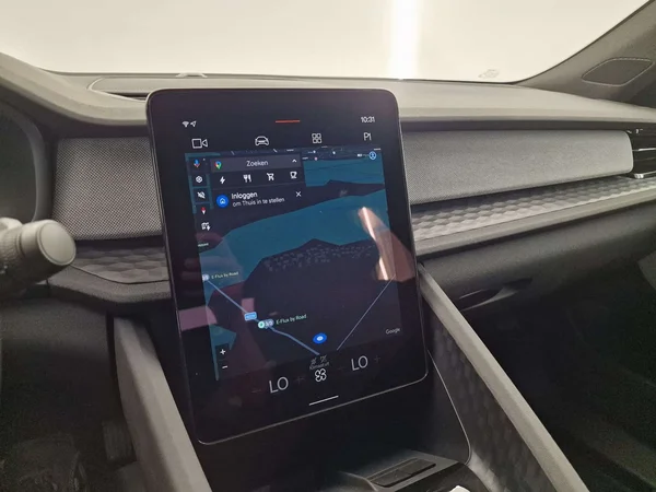 Polestar 2 (2023) — foto 17 van 17