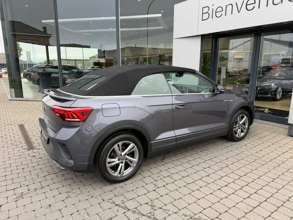 Volkswagen T-Roc (2023) — foto 18 van 26