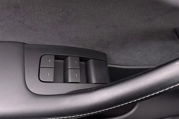 Tesla Model 3 (2023) — foto 5 van 30