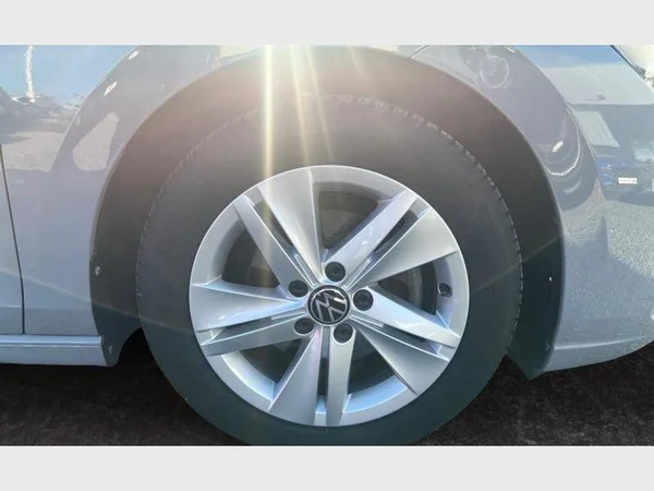 Volkswagen Golf VIII (2021) — foto 7 van 25
