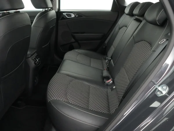 Kia cee'd (2024) — foto 3 van 22
