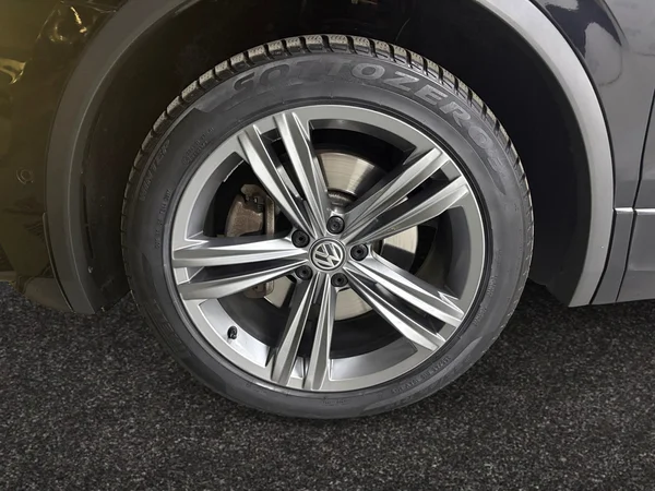 VOLKSWAGEN Tiguan Allspace (2019) — foto 14 van 16