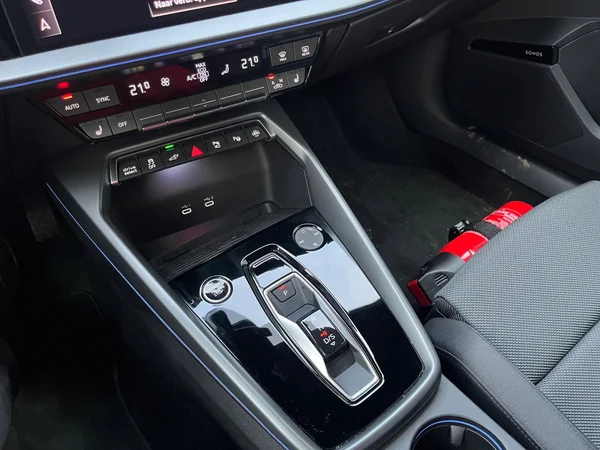 AUDI A3 Sportback PHEV (2025) — foto 9 van 24