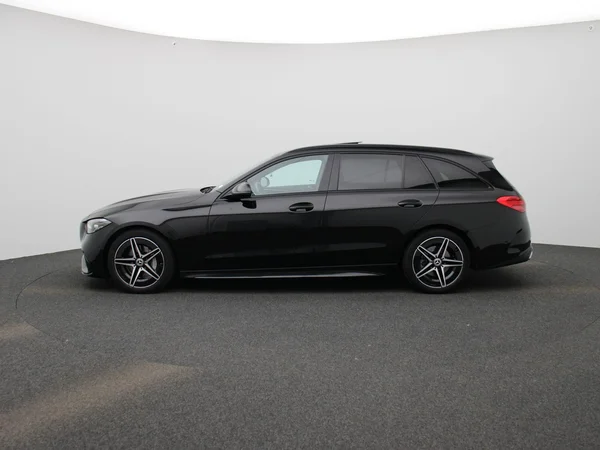 Mercedes-Benz C-Klasse (2022) — foto 34 van 54