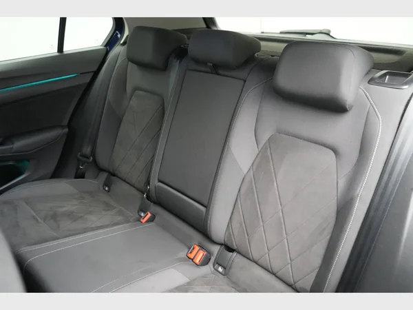 VOLKSWAGEN Golf VIII (2023) — foto 2 van 27
